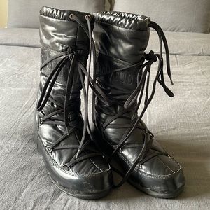Moon Boots